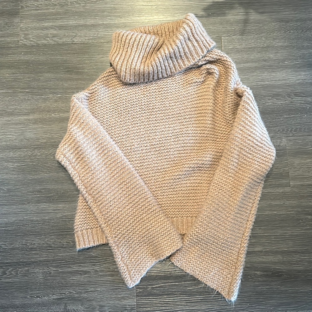 G/F Collection Cropped Sweater - Size S